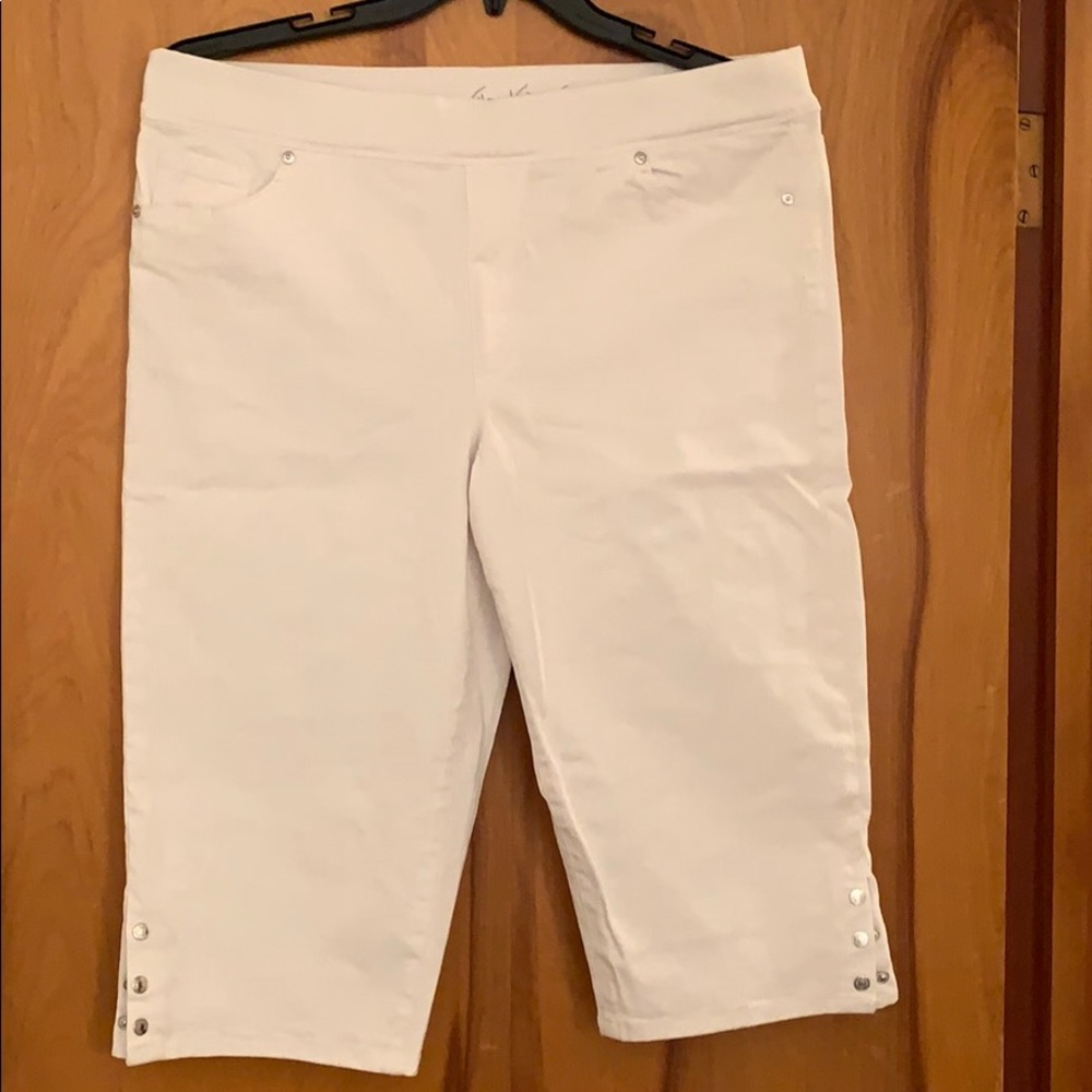 Ladies capris